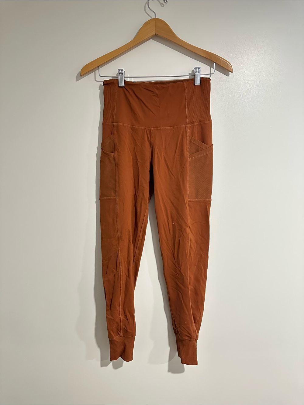 Mono B Rust High-Waist Jogger Pants with Side Pockets